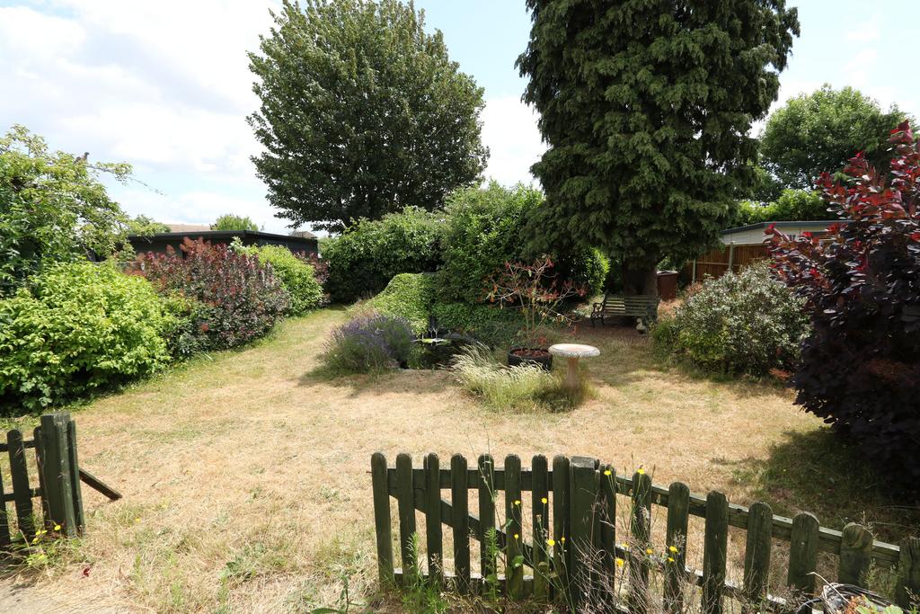 Stanford Road, Woodside, Grays 4 bed detached bungalow for sale £625,000