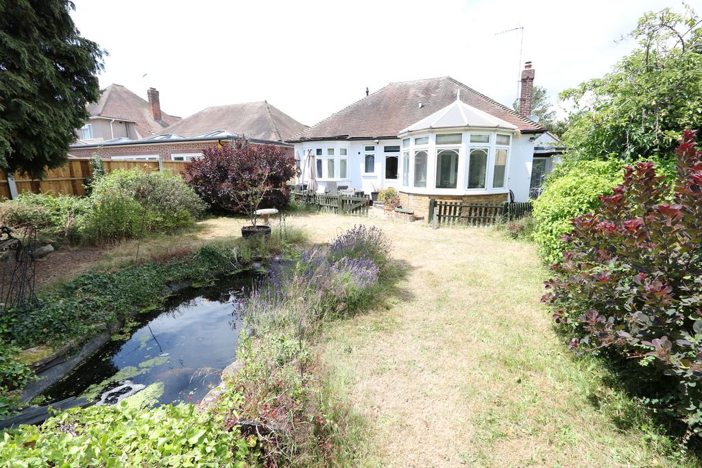 Stanford Road, Woodside, Grays 4 bed detached bungalow for sale £625,000