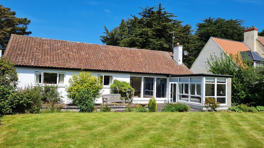 Buchanan Gardens, St Andrews, KY16 3 bed detached bungalow for sale £