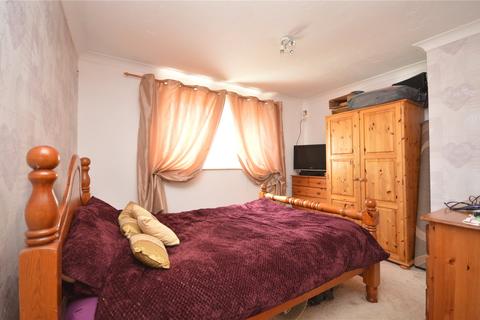3 Leasowe Garth, Leeds, LS10 2HX