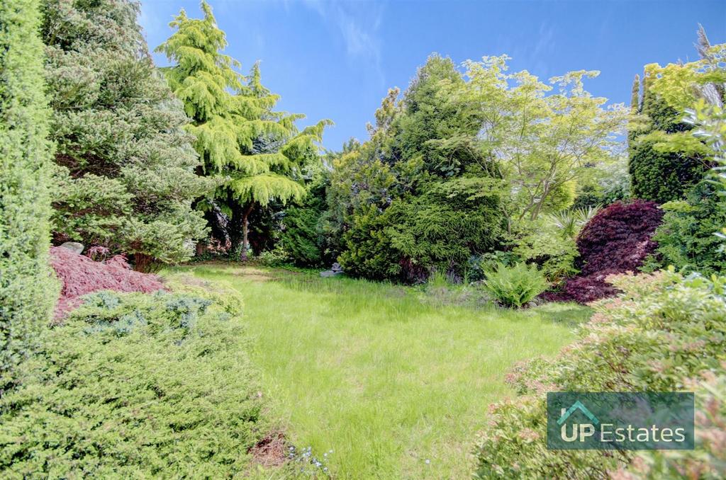 Weston Lane, Bulkington, Bedworth 3 bed detached bungalow for sale £