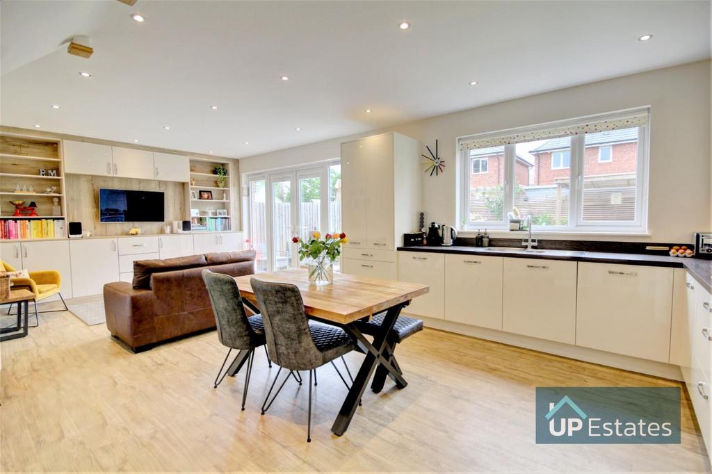Kitchen diner