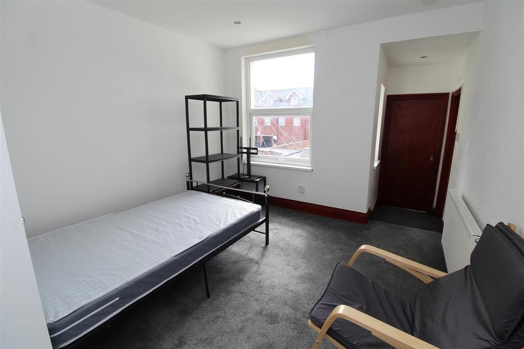 59 Osborne Road, Blackpool Property to rent £385 pcm (£89 pw)