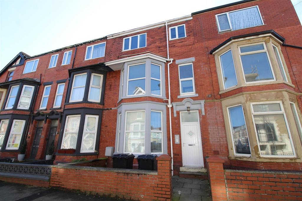 59 Osborne Road, Blackpool Property £325 pcm (£75 pw)