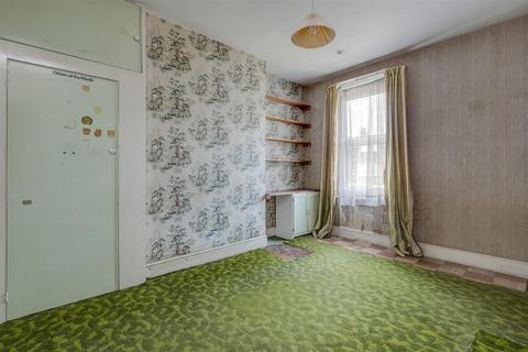37 Braemar Avenue, London, SW19 8AY
