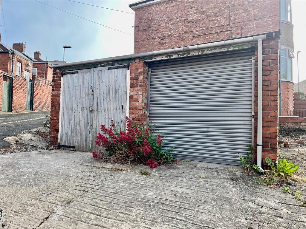 Carr Hill Road, Gateshead Garage £87 pcm (£20 pw)