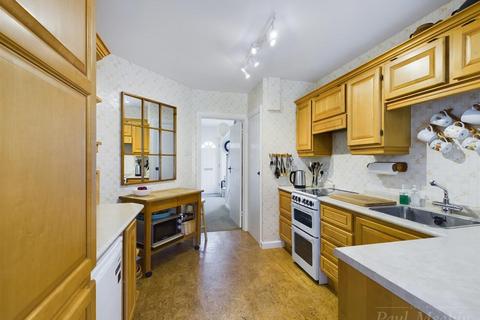 12 The Ruffetts, South Croydon, CR2 7LQ