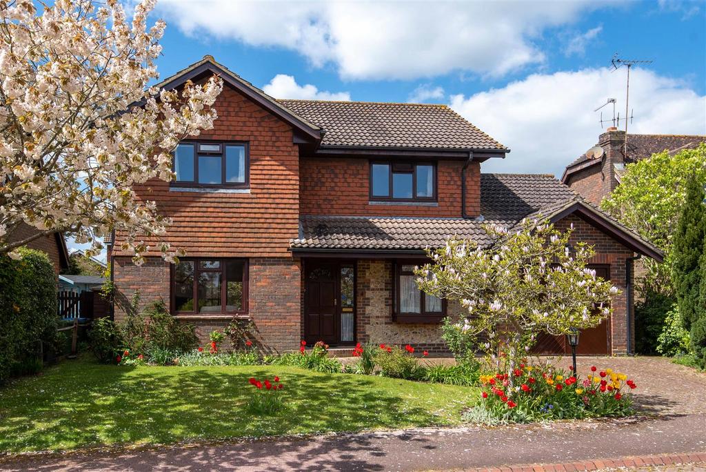 Henfield 4 bed detached house for sale £625,000