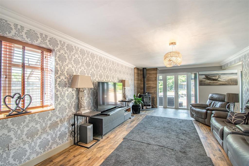 8549382-interior20.jpg