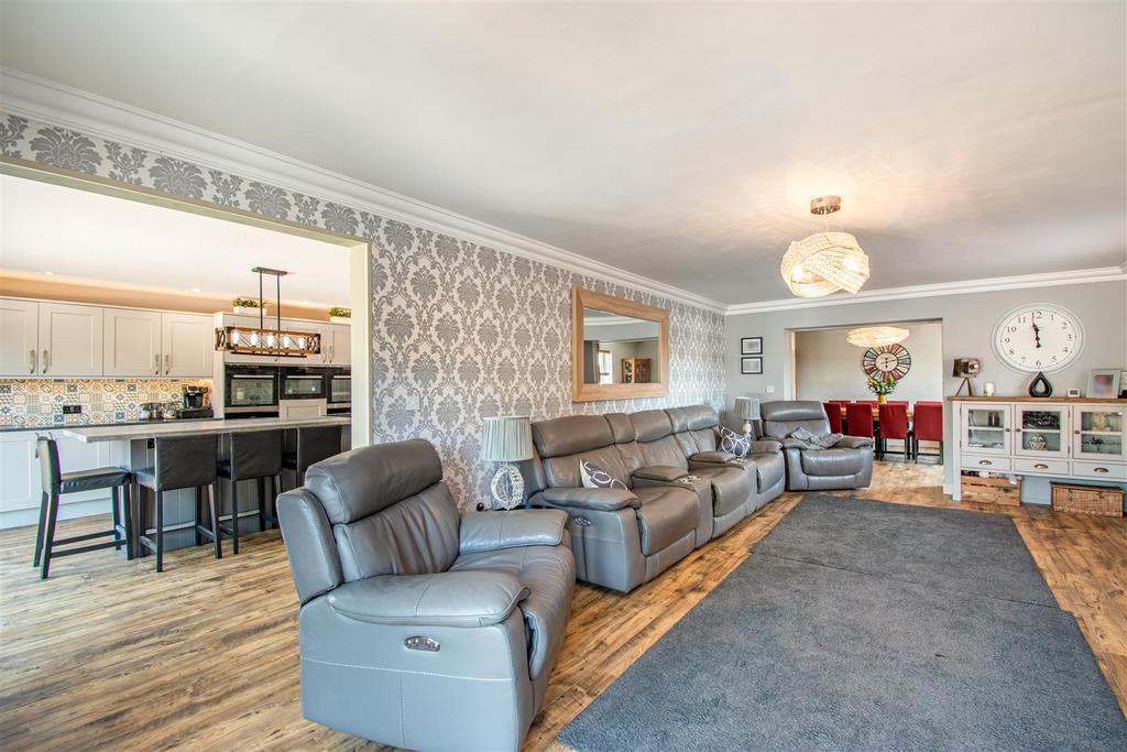 8549382-interior22.jpg