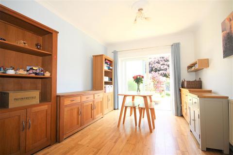 28 Turner Road, Worthing, BN14 8PZ