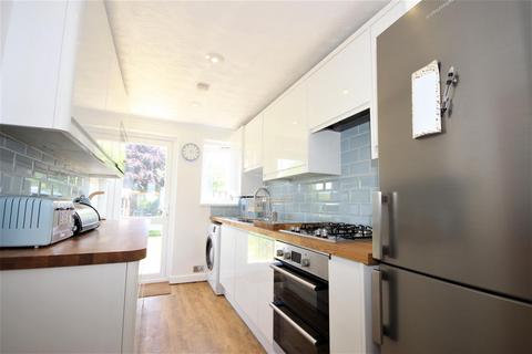 28 Turner Road, Worthing, BN14 8PZ