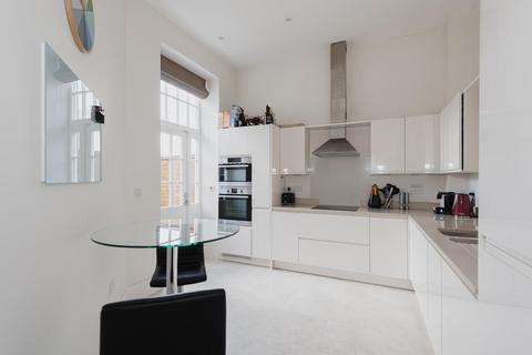 4, Chestnut House Acer Close, Epsom, KT19 8GN