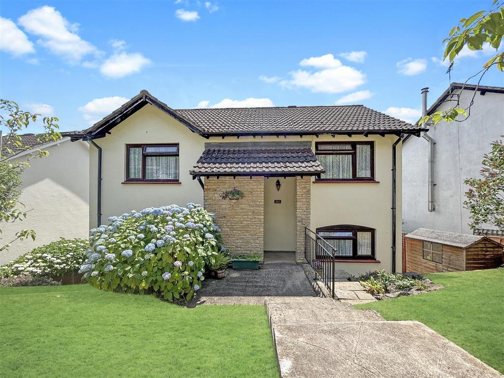 The Churchills, Newton Abbot 4 bed detached house for sale £425,000