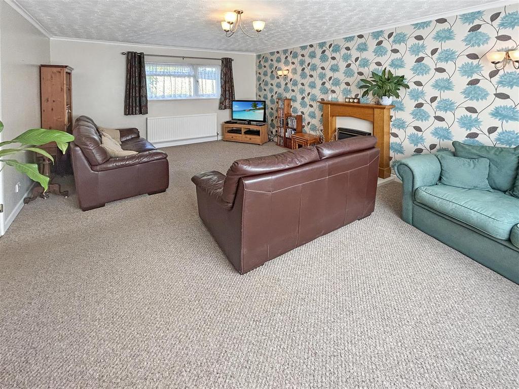 The Churchills, Newton Abbot 4 bed detached house for sale £425,000