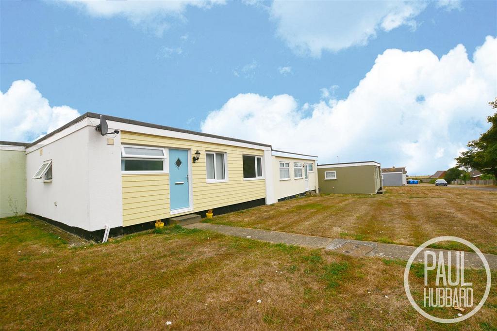 Seaview, Green Lane, Kessingland, NR33 3 bed chalet £130,000