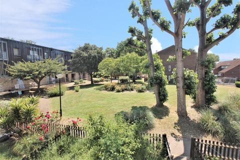 42 Goldcrest Close, London, SE28 8HZ
