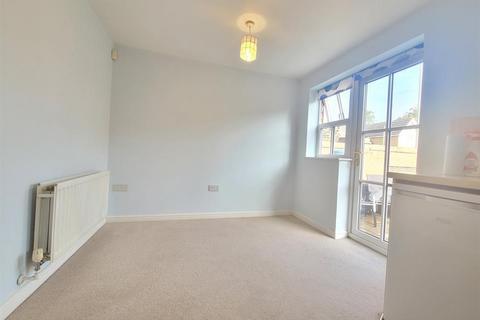 16 Howell Close, Arborfield, Reading, RG2 9QN