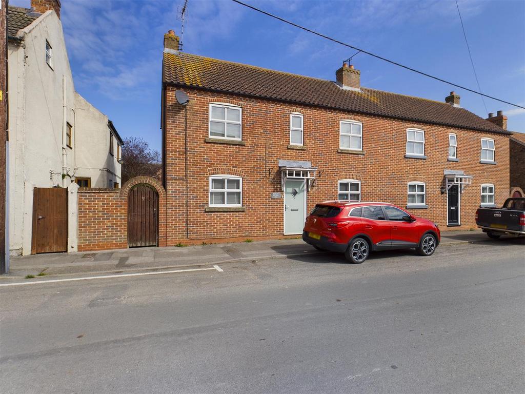 Main Street, North Frodingham, Driffield 3 bed semidetached house for sale £210,000