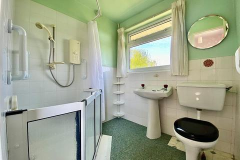 27 Boothroyd Drive, Huddersfield, HD4 5QH
