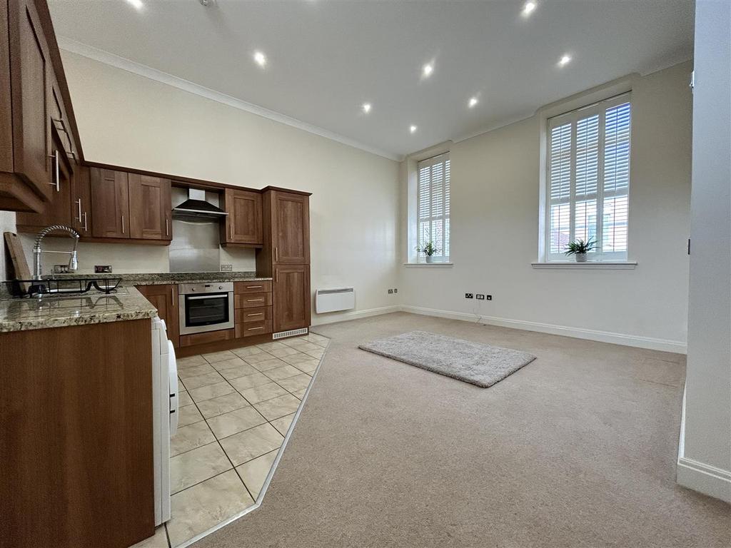 Open plan lounge/dining kitchen