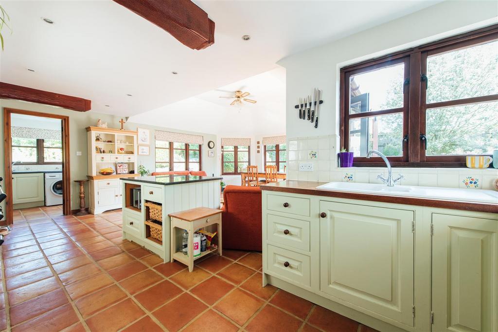 5 The Pastures, Upper Stondon-18.jpg
