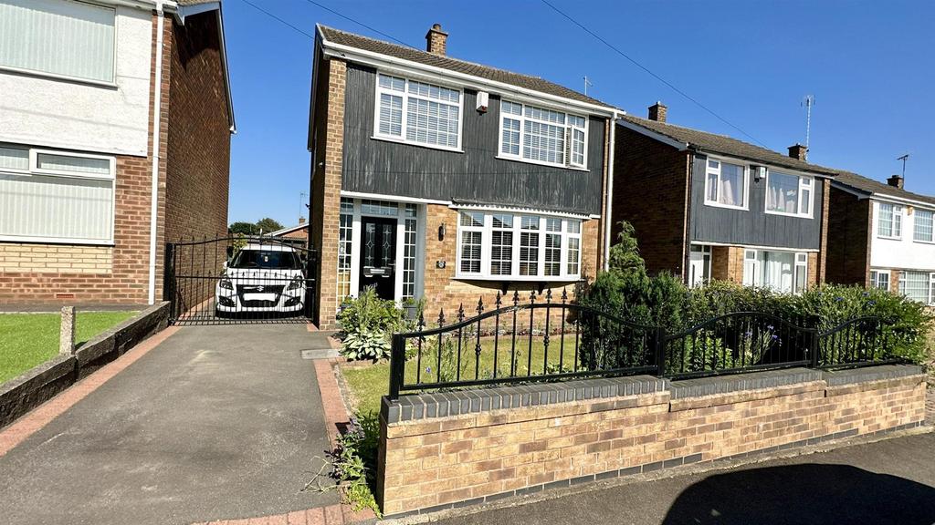 Farndale Road, SuttonInAshfield 3 bed detached house for sale £250,000