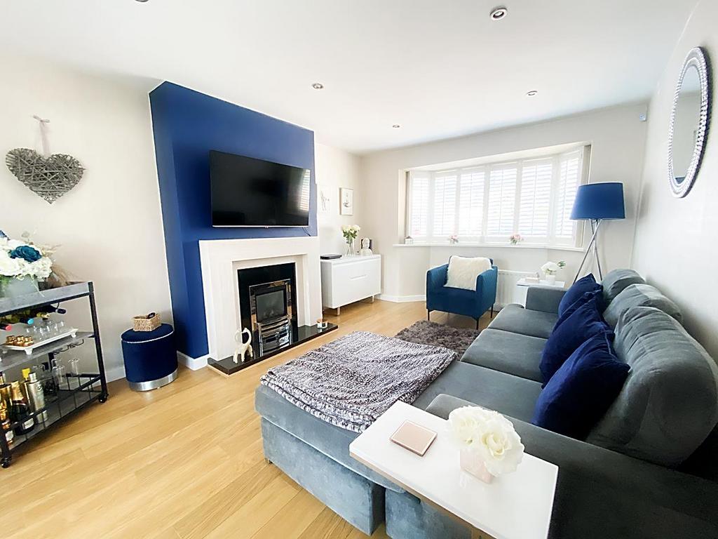 West Moor Drive, Newcastle Upon Tyne 3 bed semidetached house for sale