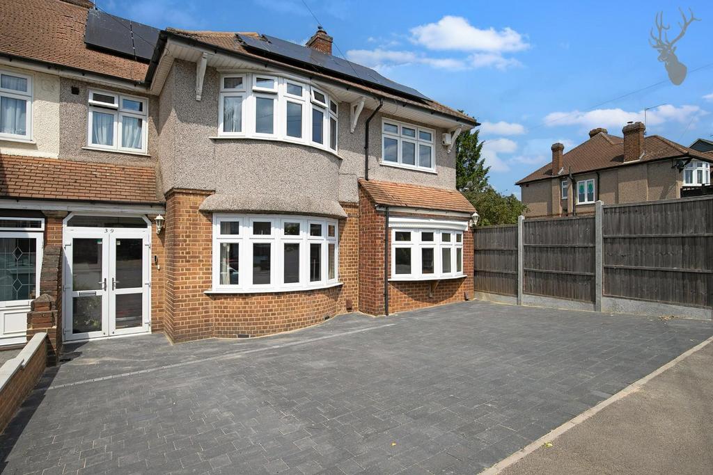 Hawkwood Crescent, Chingford E4 5 bed house for sale £750,000