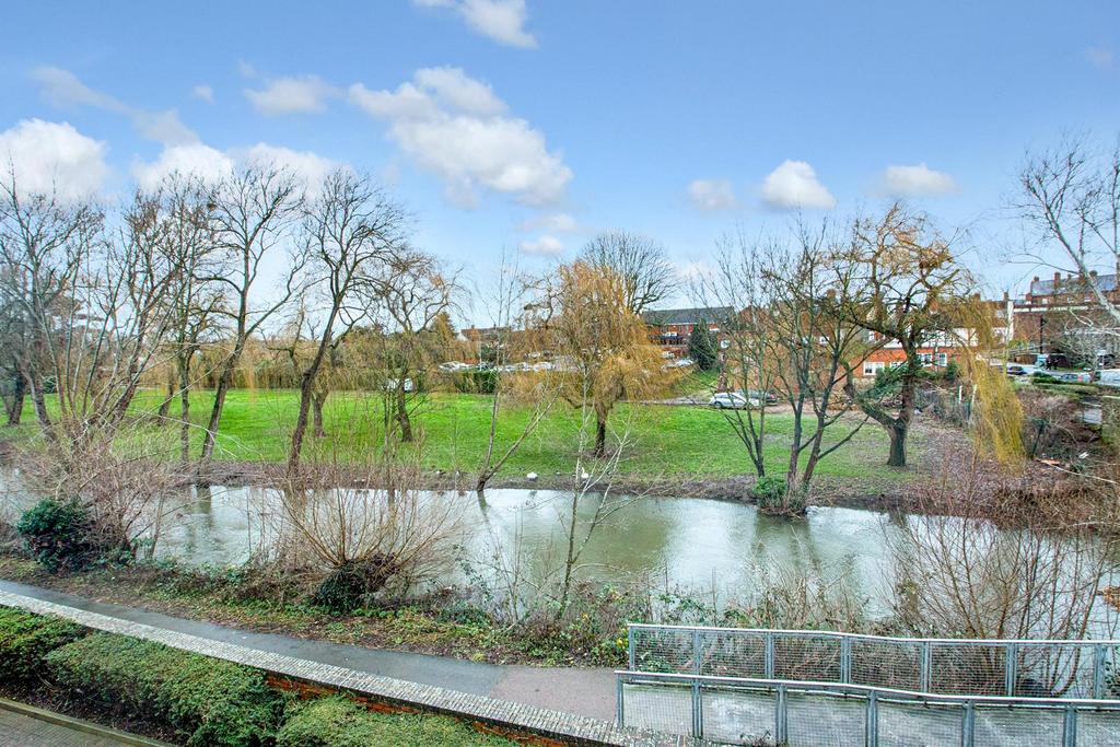 Tickford Street, Newport Pagnell 1 bed apartment for sale £179,995