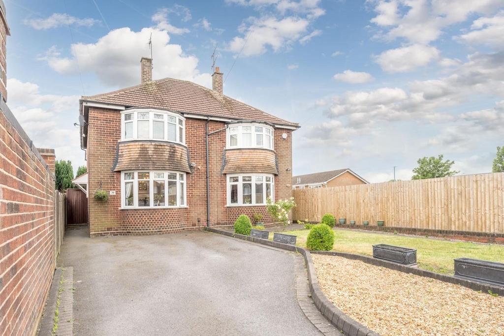 Woodfield Avenue, Oldbury 2 bed semidetached house for sale £200,000