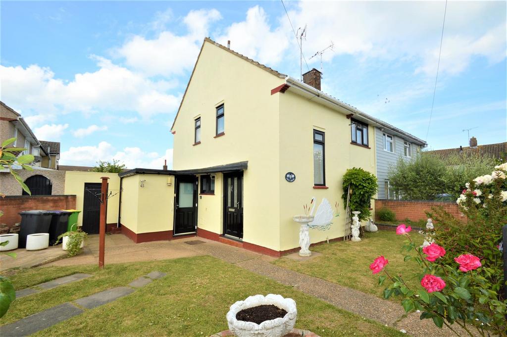 Ormonde Avenue, Rochford 3 bed semidetached house for sale £325,000