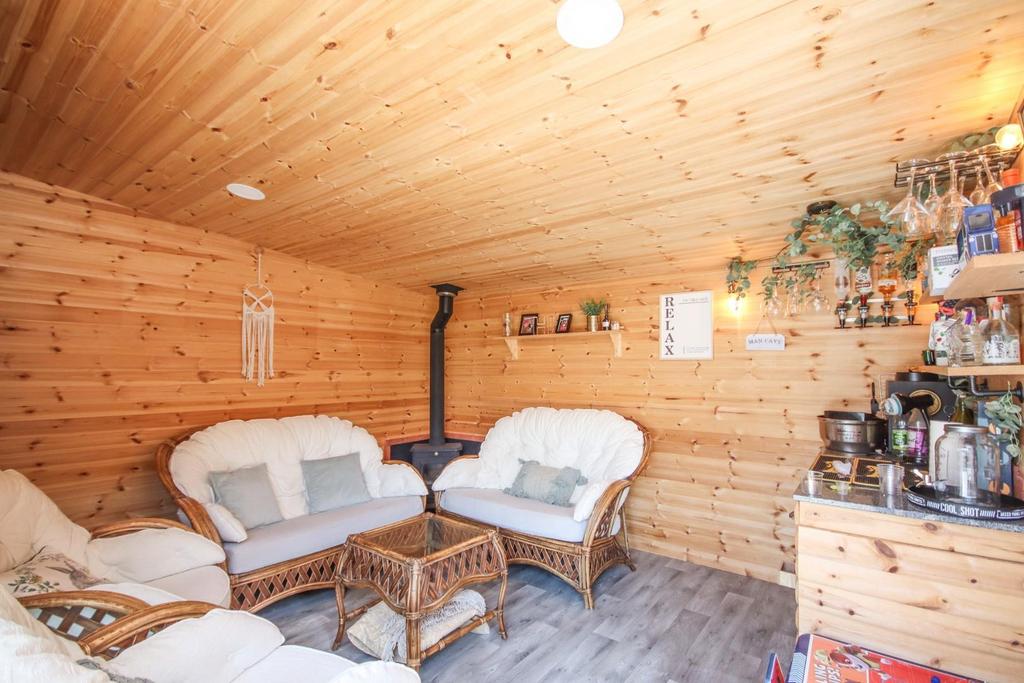 Summerhouse/Bar