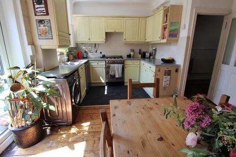 6 Bruce Road, Bristol, BS5 6EE