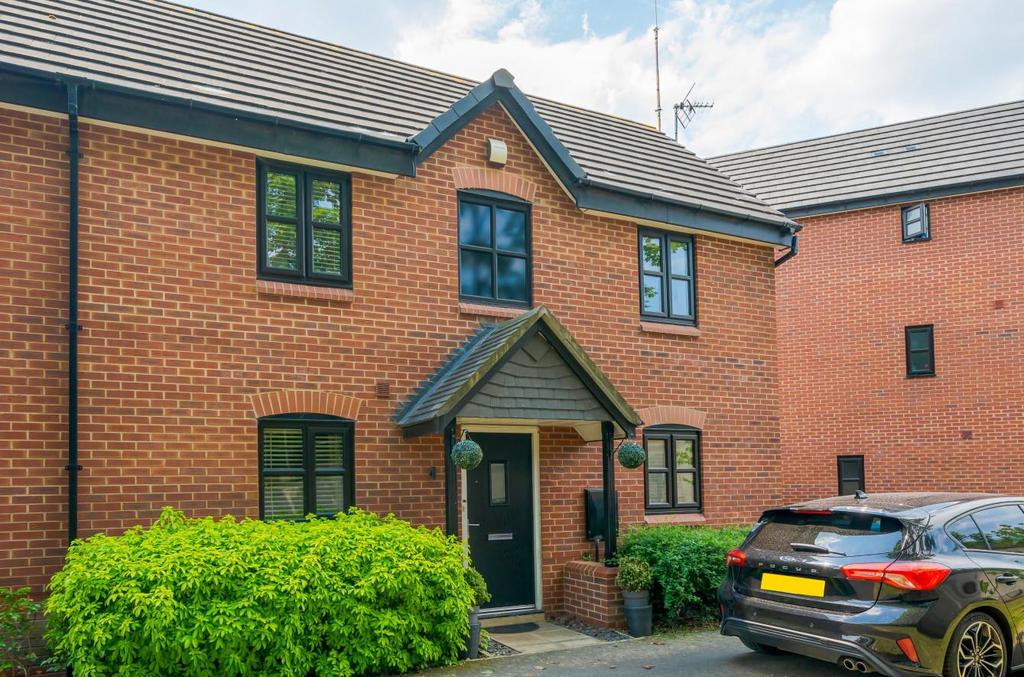 Leach Drive, Eccles, Manchester 2 bed semidetached house for sale £