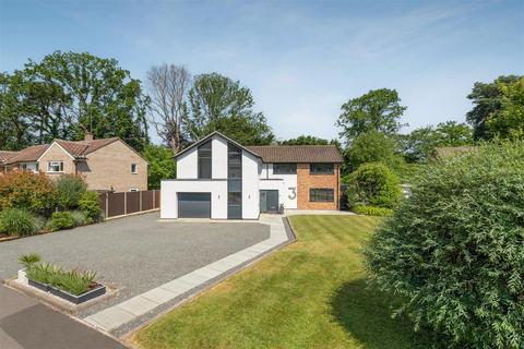 3 Oaklands Drive, Ascot, SL5 7NE