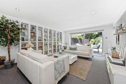 3 Oaklands Drive, Ascot, SL5 7NE