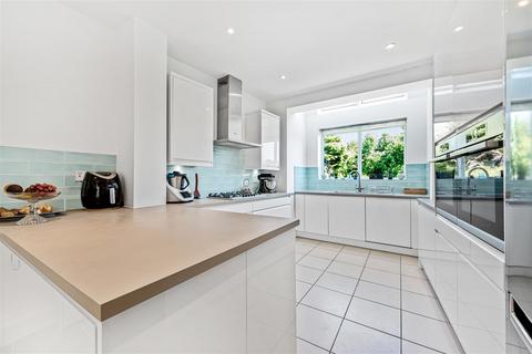 4 bedroom end of terrace house for sale, Cheapside Road, Cheapside
