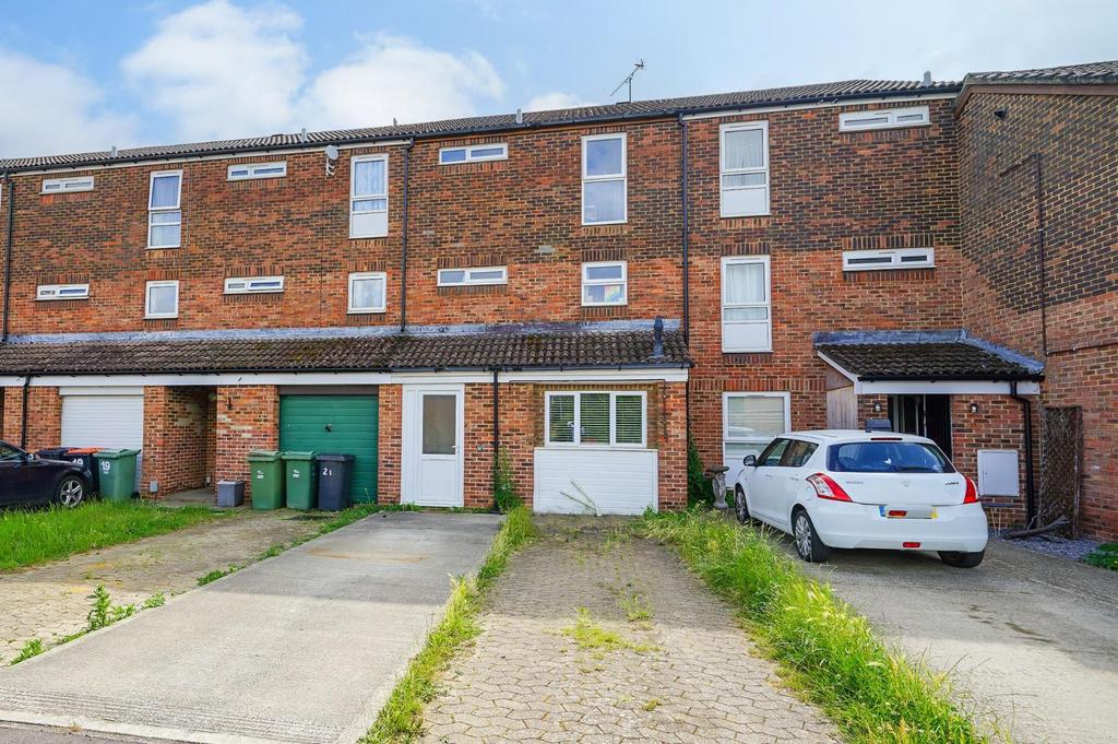 Meadow Way, Leighton Buzzard 4 bed townhouse for sale £285,000
