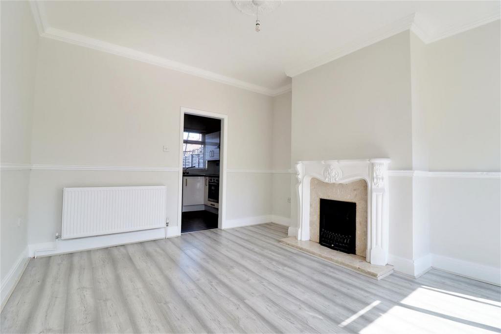 Church Road, North Ferriby 2 bed end of terrace house £150,000