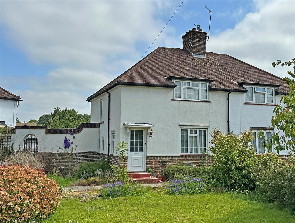 Colesmead Road, Redhill 3 bed semidetached house £375,000