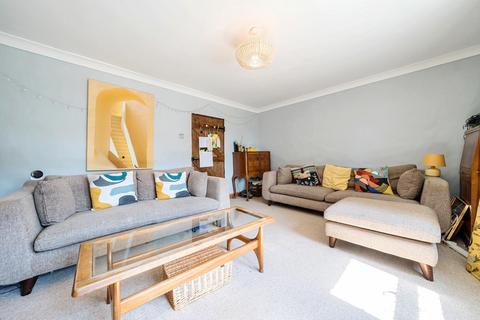 6 Albert Place, Horsforth, Leeds, LS18 5AE