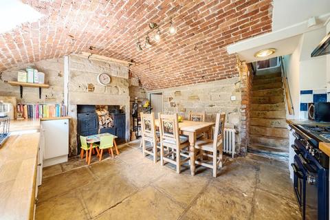 6 Albert Place, Horsforth, Leeds, LS18 5AE