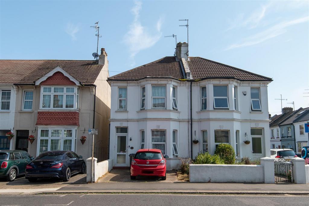Canterbury Road, Worthing 3 bed house for sale £400,000