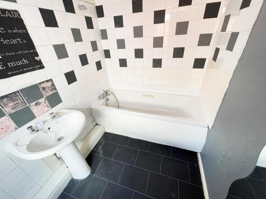 Ground floor bathroom
