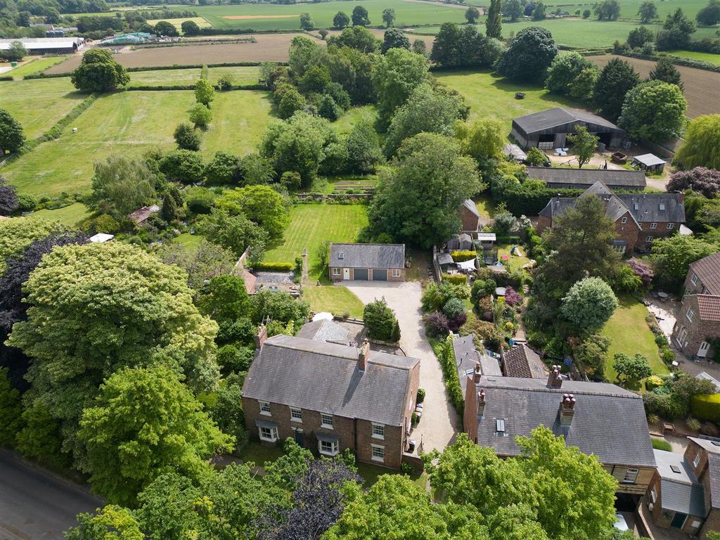 Crown Lodge, Monkton 5 bed country house £1,750,000