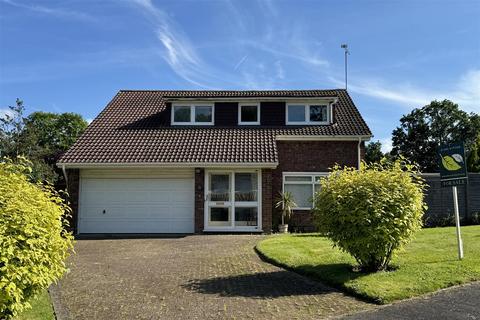 21 Yewens, Chiddingfold, Godalming, GU8 4SD