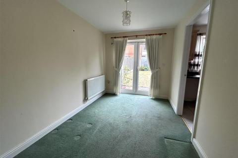6 Beecher Place, Halesowen, B63 2ED