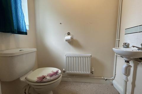 6 Beecher Place, Halesowen, B63 2ED