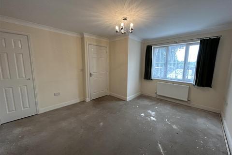 6 Beecher Place, Halesowen, B63 2ED